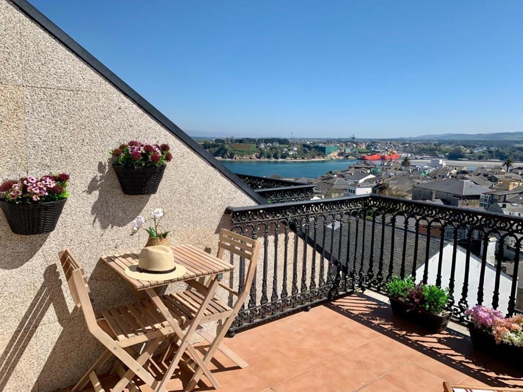 Moderno Piso Con La Mejor Terraza De Ribadeo Y Vistas Maravillosas Buitenkant foto