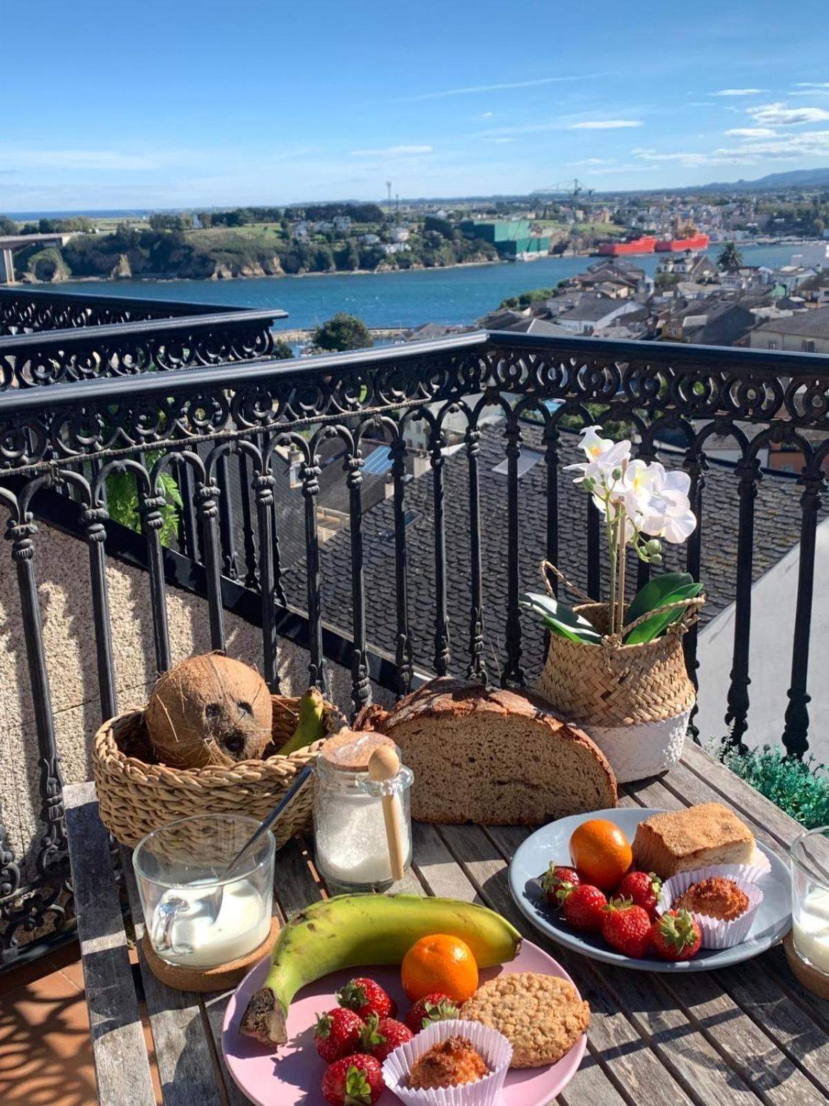 Moderno Piso Con La Mejor Terraza De Ribadeo Y Vistas Maravillosas Buitenkant foto