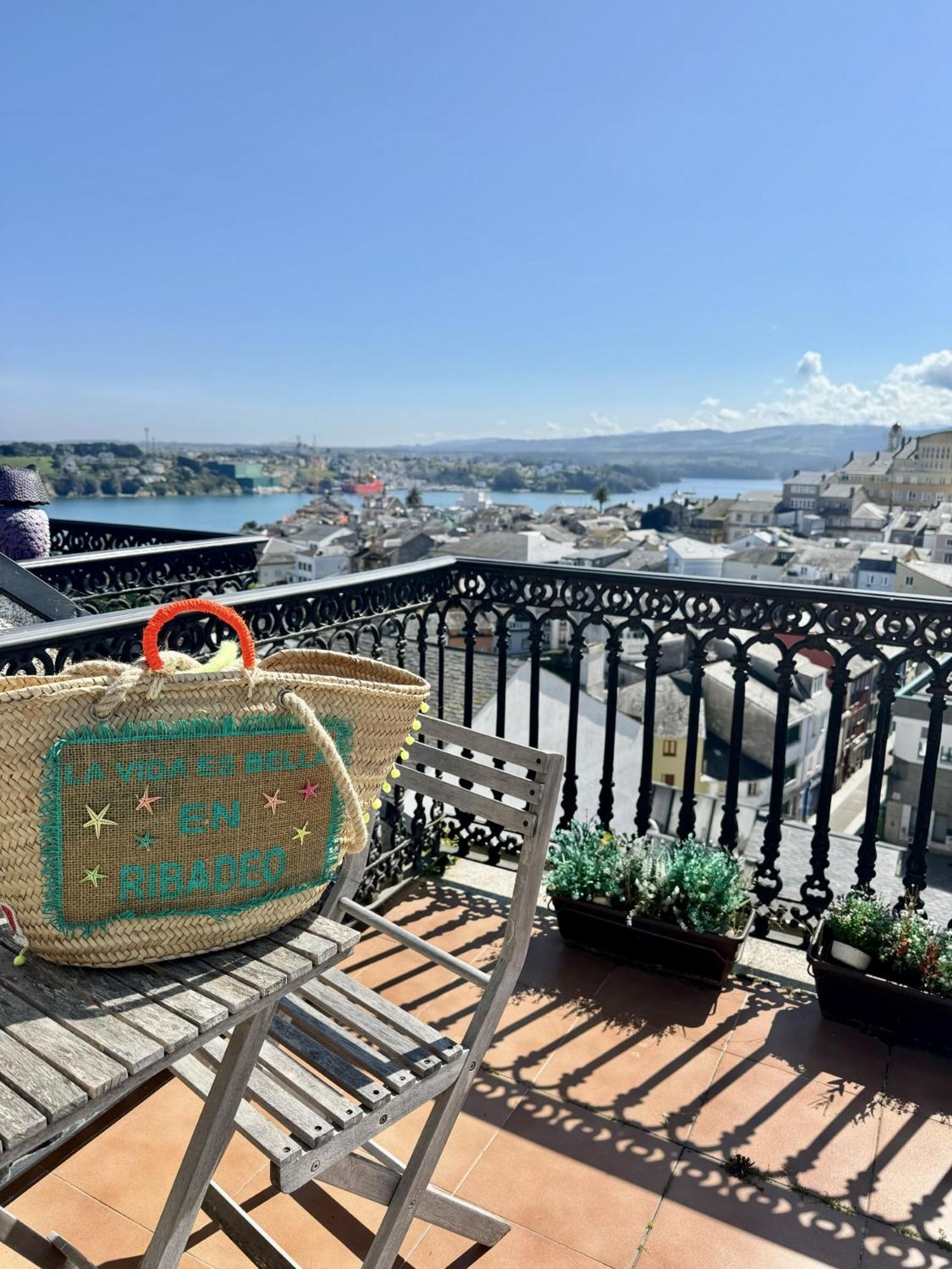 Moderno Piso Con La Mejor Terraza De Ribadeo Y Vistas Maravillosas Buitenkant foto